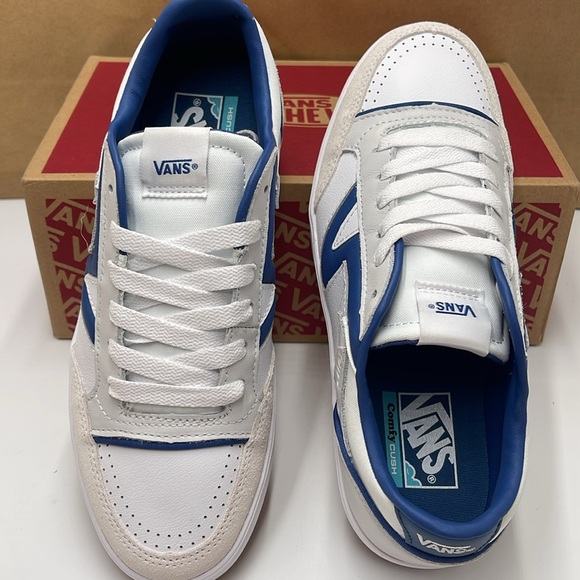 Vans Men’s Lowland Cc Jmp R
Court Navy/White
VN0007P2NAV
Sneakers - Picture 12 of 16